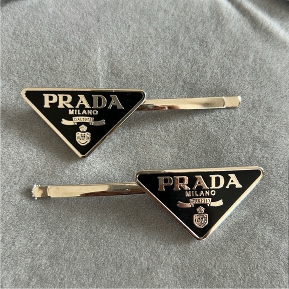 New never worn Prada Milano Black Triangle Logo Hair Pins - Set of 2 - Picture 4 of 5
